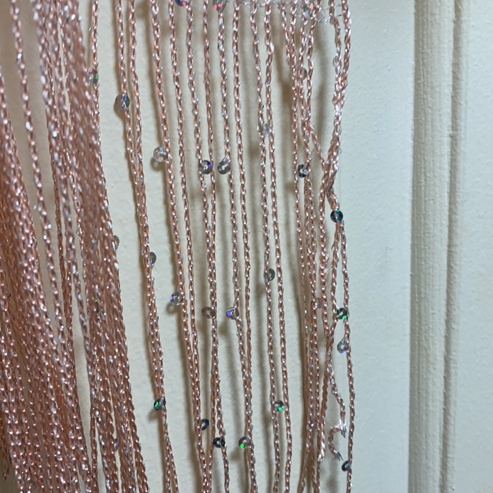 Sparkly pink lace scarf with fringe - Picture 2 of 3